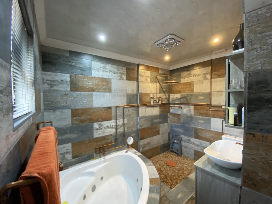 3 Bedroom Property for Sale in Miederpark North West